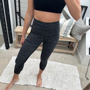 Lululemon Wunder Under High-Rise Crop Leggings | Black & Gray | Size 6
